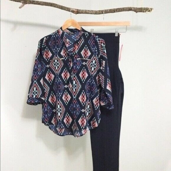 ROLL Tab Sleeve Blouse Tribal Print M - Picture 1 of 5